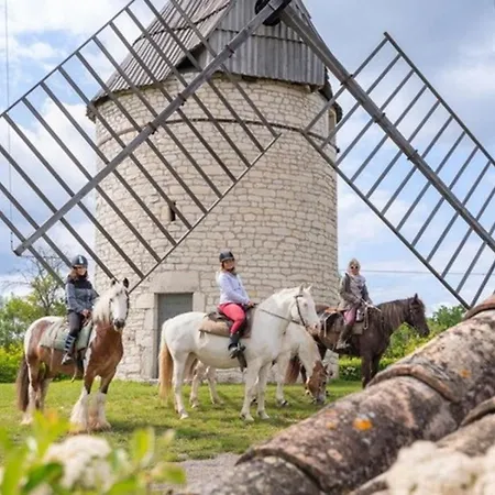 Ferienhaus 2* Avec Piscine Partagee Et Charme Rustique En Pleine Nature Gourdon-en-quercy